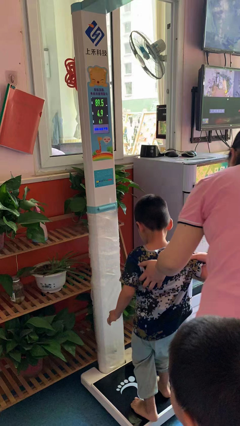 學校用的身高體重一體機器.jpg 學校用的身高體重一體機器.jpg