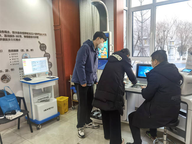 泰安養老中心的健康體檢一體機.jpeg 泰安養老中心的健康體檢一體機.jpeg