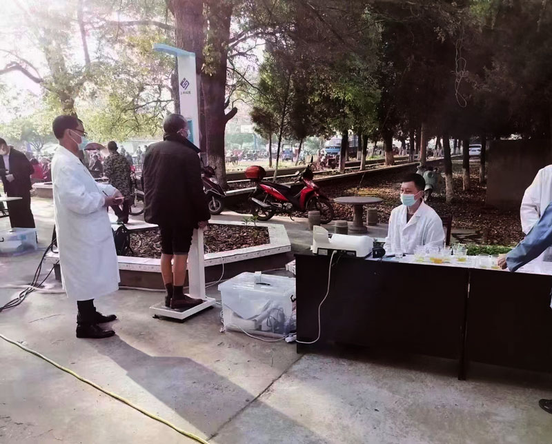 身高體重測量現(xiàn)場 身高體重測量現(xiàn)場
